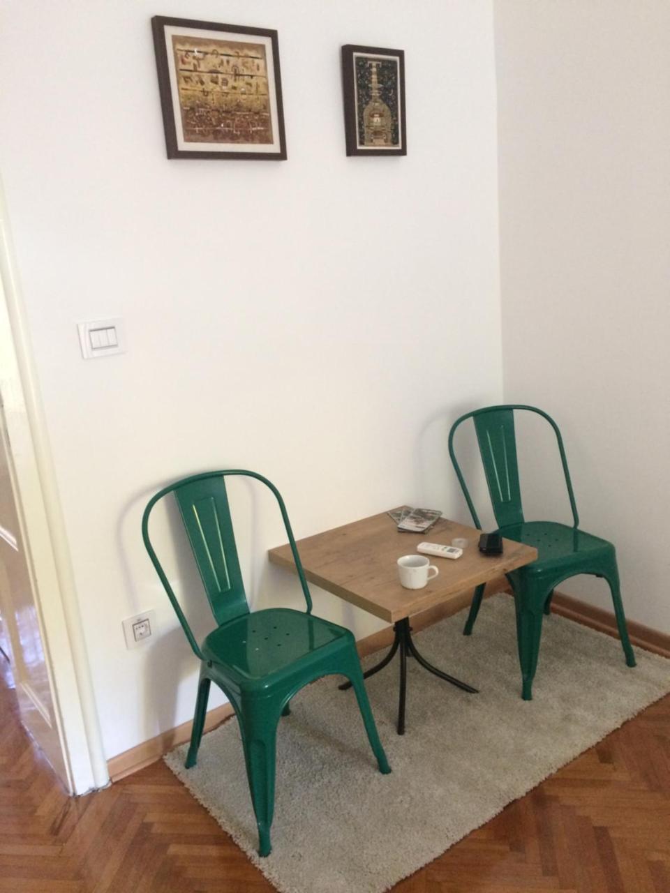 Cricket Park Hostel 베오그라드 외부 사진