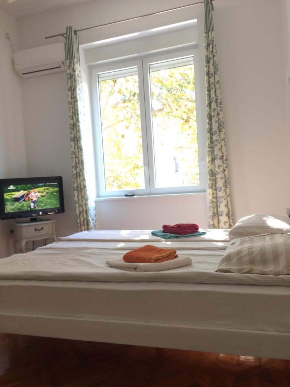 Cricket Park Hostel 베오그라드 외부 사진