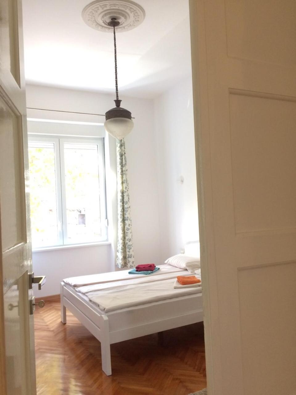 Cricket Park Hostel 베오그라드 외부 사진