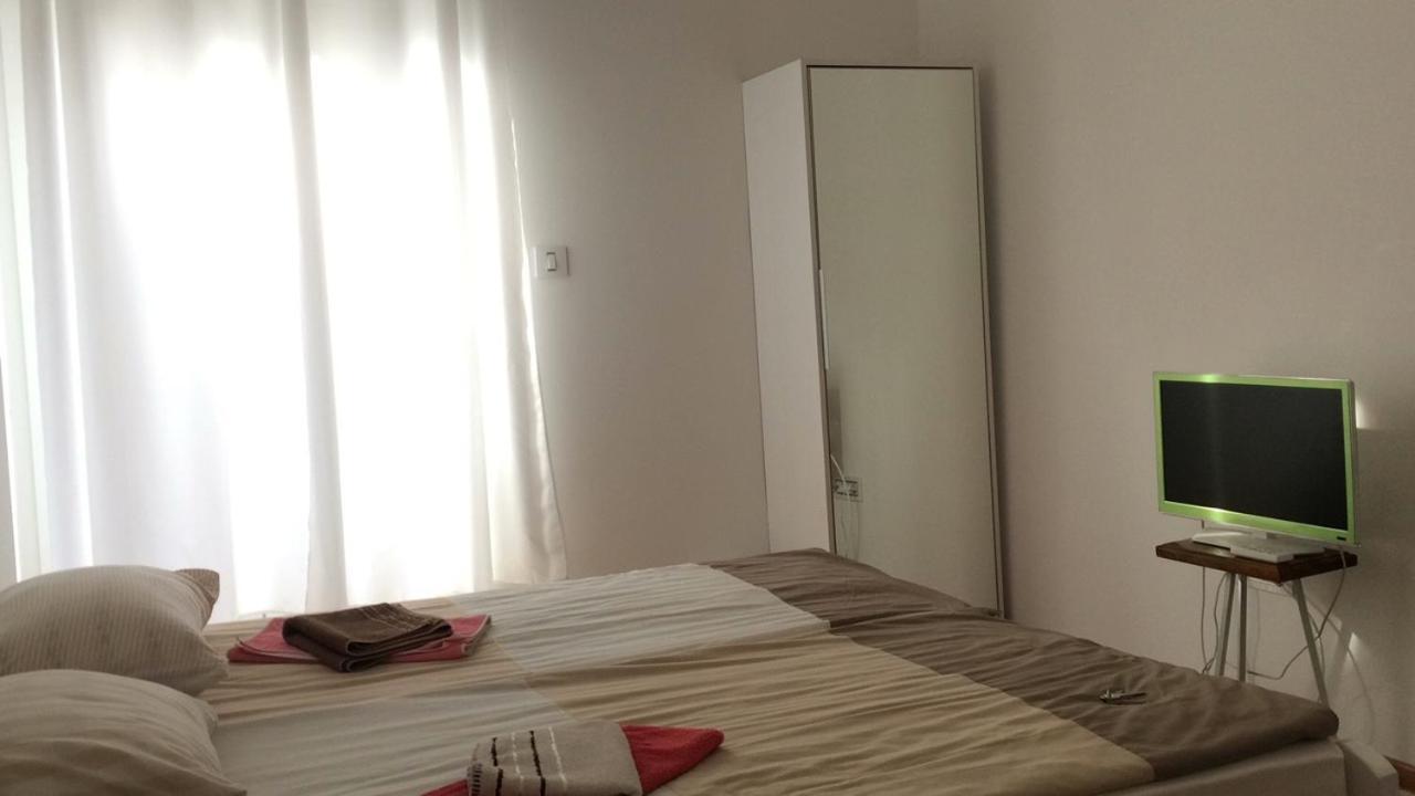 Cricket Park Hostel 베오그라드 외부 사진